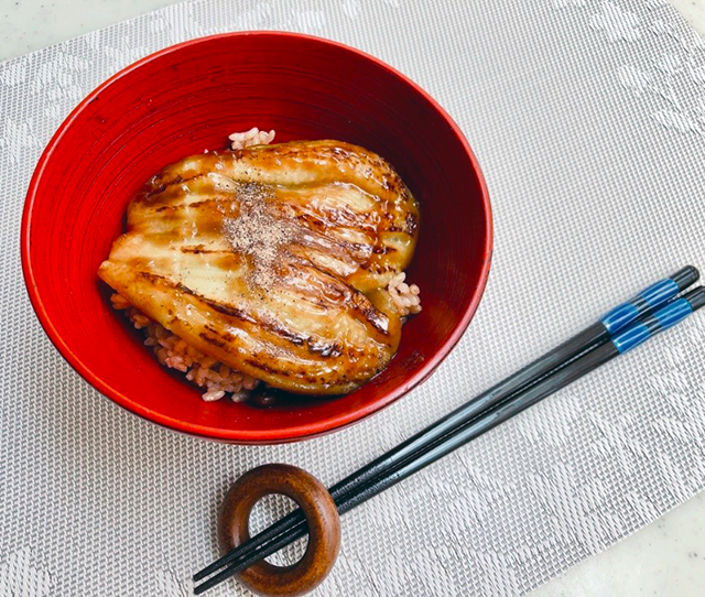 『うなぎ風ナスの発酵かば焼き丼』レシピ