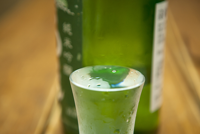日本酒の瓶の正しい捨て方・リサイクル法