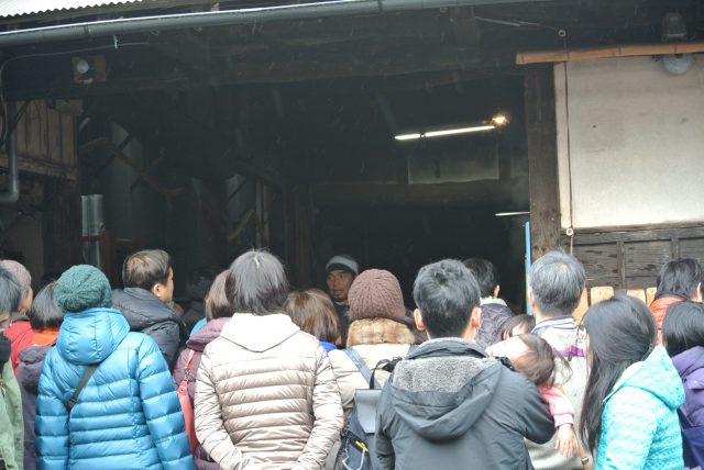 All the visitors are allowed to enter this brewery in their own clothes. What an exceptional sight unthinkable in any other brewery tours! 