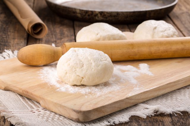 パンを作るうえでの12段階です。2回の発酵が必要です。